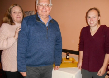 NJ Estonians Chat About Beekeeping