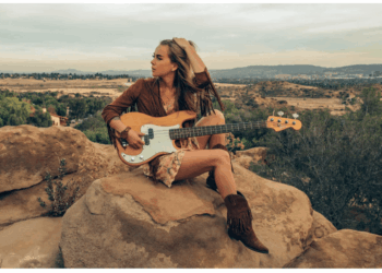 MAI LEISZ at the Blue Note Jazz Club in New York
