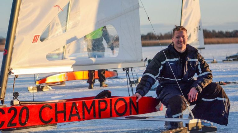 Rasmus Maalinn on Euroopa ja maailmameister jääpurjetamises