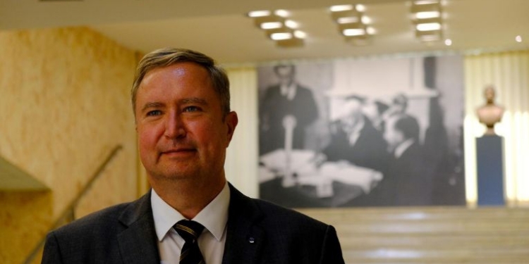 „Iga eestlane loeb!“: uus üleilmse eestluse eriesindaja sukeldus kohe töösse